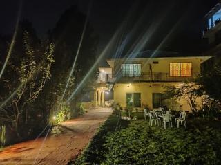Summers Hut - Murree - 1