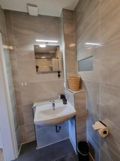 Hill-Suite - 1