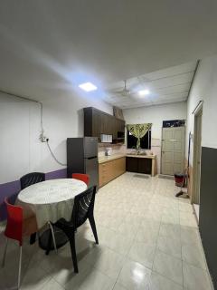 KHALiFAH HOMESTAY - Kampong Bugis - 4