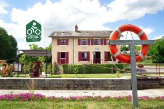 MARA RIVIERE gîte d'étape sur la vélo Francette - La Jaille-Yvon - 0