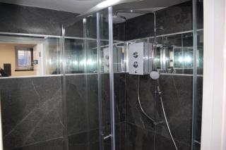 Self contained studio apartment in Burley, Leeds - Headingley - 2