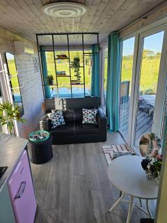 Vaitų Riešutynė - Small shipping container house - - 1