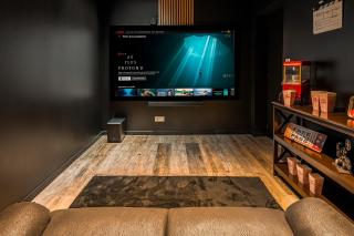CHILL HAVEN - Jacuzzi & Cinéma - Queen Size - Parking - Terrasse - Saint-Étienne - 4