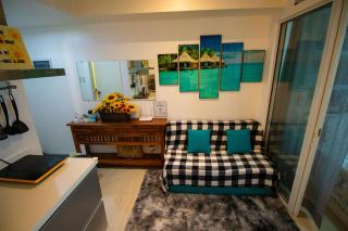 Cozy Chic Condotel Azure Urban Resort Residences - Manila - 8