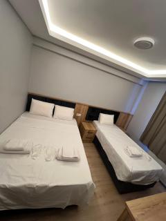 dolphin hotel cafe - Istambul - 7