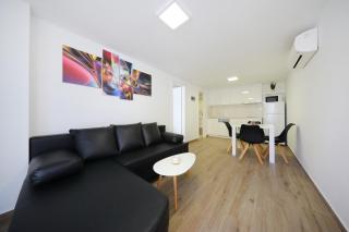 Villa Pino with Pool, Sauna & Jacuzzi 2 - Petrcane - 4