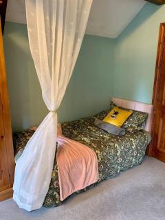 Bronte Stables - Cozy period house with parking and walled garden - 1