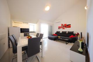 Villa Pino with Pool, Sauna & Jacuzzi 2 - Petrcane - 5