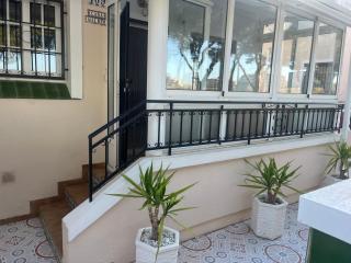 Stunning 3 bedroom Large House in Great Location - Los Dolses - 2