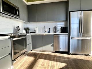 Hollywood Sign View 2 Bed 2 Bath Premium Corner - 3