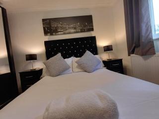 FANTASTIC COZY 3bed Hse London ExCEL Free Parking WIFI Sleeps 6 - Londra - 2