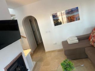 Stunning 3 bedroom Large House in Great Location - Los Dolses - 7