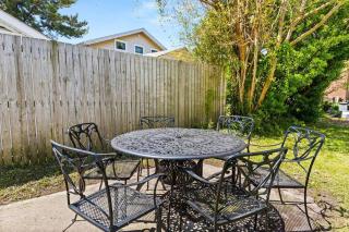 King bed, beach cart, roof deck, firepit, BBQ - 2