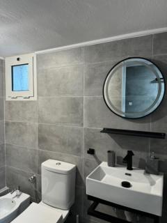 Damian's Cozy Pool Apartment - 5