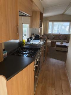 The Luxury Wolds Retreat 6 Berth 3 bedrooms beds made for arrival WIFI - 1