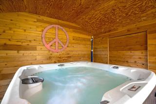 Memories on Mulberry- Hot Tub Game Room Fire Pit - Fredericksburg - 7