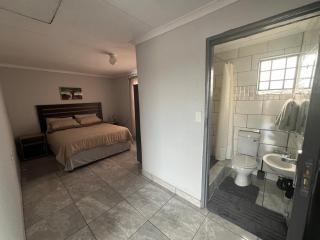 Exodus Guesthouse - Driekop - 7