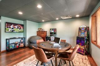 3 Resort pools! Fire Pit! Hot Tub! Nerf Gun Wall! Arcade! Ping Pong! Pickleball! - 5