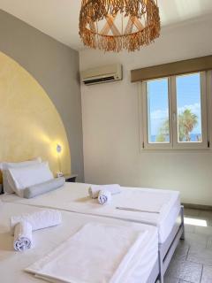 Agnadi Syros Beachfront Studios & Rooms - 1