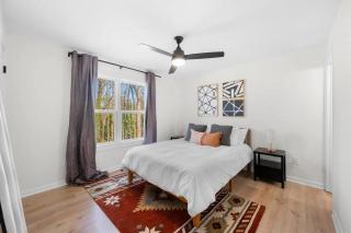 Outdoor Projector, Arcade, Fire Pit, 2 Car Garage, 2 Living Rooms - Snellville - 4