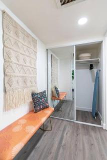 New DT Alhambra Family Vacation Home with King Bed - Alhambra - 8