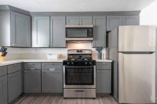 New DT Alhambra Family Vacation Home with King Bed - 6