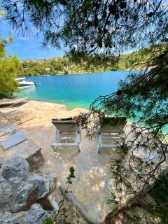 Villa Dupin Oceanfront with boat dock - Bobovišća - 9