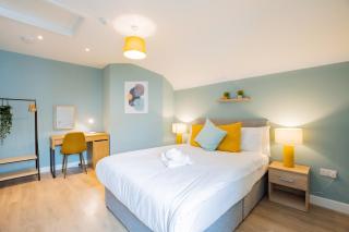 The Large Group House in Dublin, Sleeps 16 - 3