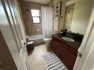3 bdrm 3 ba townhome centrally located - Houston - 3