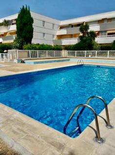 Appartement centre ville - Accès piscine - 300M de la plage - 2