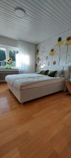 Helle Ferienwohnung mit Garten und Terrasse, direkt am Waldrand gelegen - Herzogenrath - 5