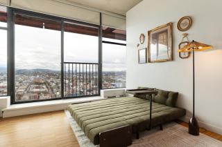 Skyhome in Gastown Amazing Ocean&Mountain Views - 4