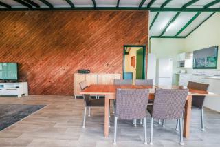 Endeavour - Rustic Two-Bedroom Home With Stunning Ocean & 1770 Headland Views - Seventeen Seventy - 3