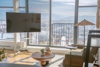 Skyhome in Gastown Amazing Ocean&Mountain Views - 5