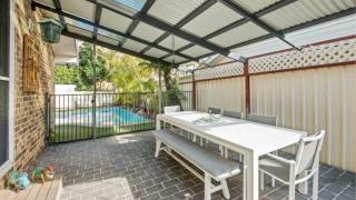 The Manning Pool House - The Entrance - 5