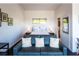 Delamore Cove - Kauri - Stay Waiheke - Matiatia Bay - 2