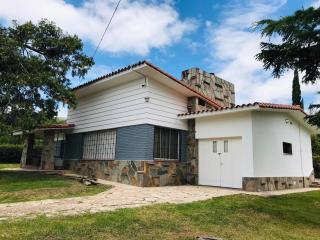Excelente y amplio Chalet Capacidad 2 a 6 personas, La mejor ubicación de la Falda, Barrio Residencial Villa Edén, A tan solo 3 cuadras del hotel Edén y a pasos del centro de dicha localidad - La Falda - 8