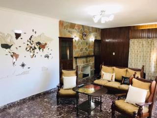 Excelente y amplio Chalet Capacidad 2 a 6 personas, La mejor ubicación de la Falda, Barrio Residencial Villa Edén, A tan solo 3 cuadras del hotel Edén y a pasos del centro de dicha localidad - La Falda - 3