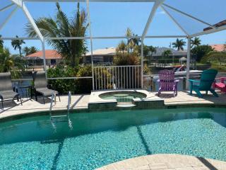 Tropical Palms SW Cape - waterfront private home, locally owned & managed, fair & honest pricing - Cape Coral - 7