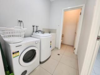 Unit 26 Seafront Estate - 4