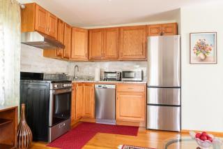 Beautiful Apartment-5 Beds-Full Kitchen-Parking-Super Clean! - Boston - 6