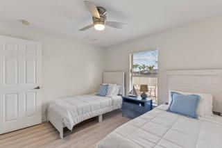 Blissful Poolside Haven Cape Coral - Cape Coral - 3