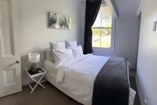 RENWICK IN THE CITY NELSON, 10min walk to city centre, full kitchen, fast fibre wifi, drive 13min to Airport, 5min to Hospital, quiet street, dog friendly - Nelson - 9