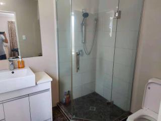 Flat Bush Large Ensuite - Auckland - 3