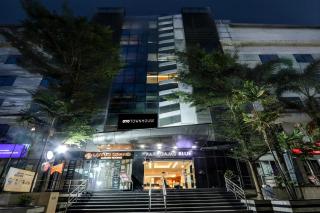 Super Townhouse Lotus Grand - 9