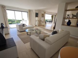 Villa 5 pièces + 2 chambres indépendantes - Piscine privée, jardin, climatisation, Wi-Fi - FR-1-780-79 - Grimaud - 4