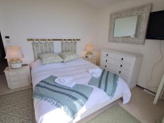 Villa 5 pièces + 2 chambres indépendantes - Piscine privée, jardin, climatisation, Wi-Fi - FR-1-780-79 - 7