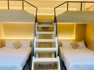 Beachcastle & Sea View Villa - Magong - 3