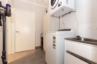 McLennan's Corner - Albury - 4