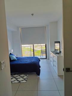 Stylish 1-Bedroom Getaway Apt- pool & gym - 1